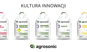 Siedem worków nawozów Agrosonic, w tym saletra amonowa, NPK, mocznik, siarczan amonu i DAP.