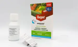 Opakowanie Miedzianu Extra 350 SC, środka grzybobójczego. Na etykiecie widnieje informacja o dawkowaniu na 50 L wody, idealne do ochrony drzew i warzyw.
